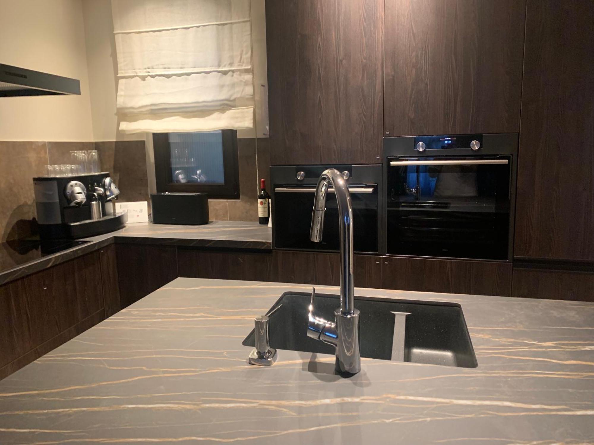 Botanique Suites Airbnb, 安特卫普 外观 照片